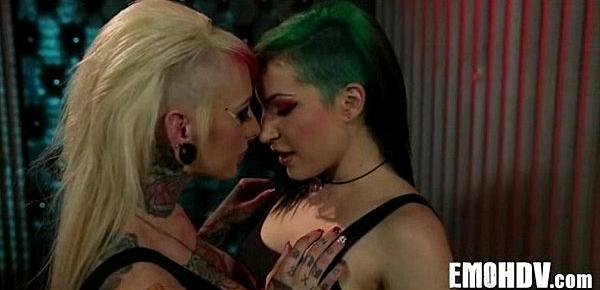  goth lesbians 123